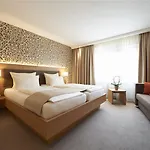 Hanauerhof 3*